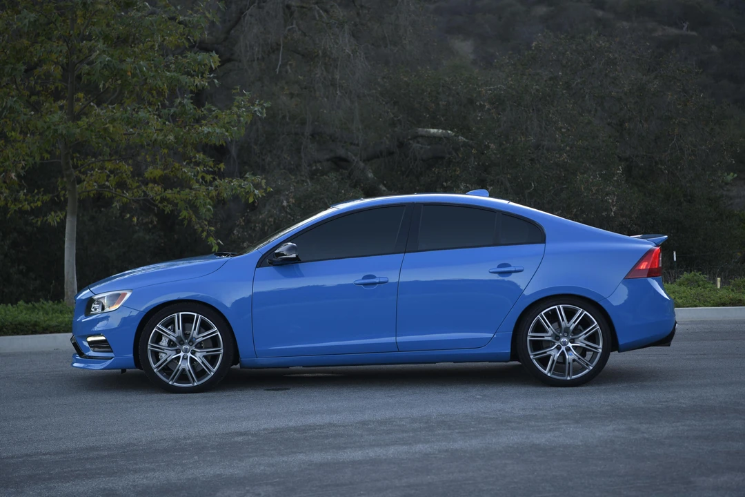 2017 Volvo S60 2nd Gen - Image 11 of 31