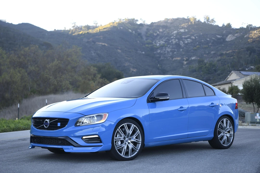 2017 Volvo S60 2nd Gen - Image 9 of 31
