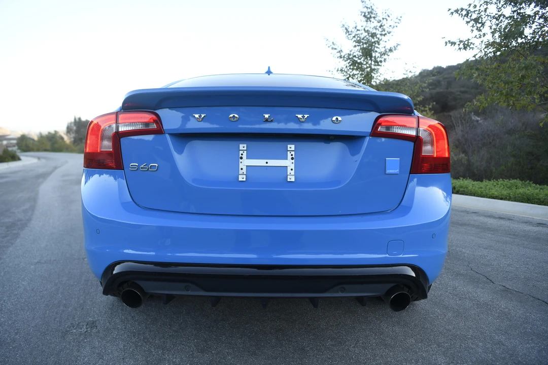 2017 Volvo S60 2nd Gen - Image 16 of 31