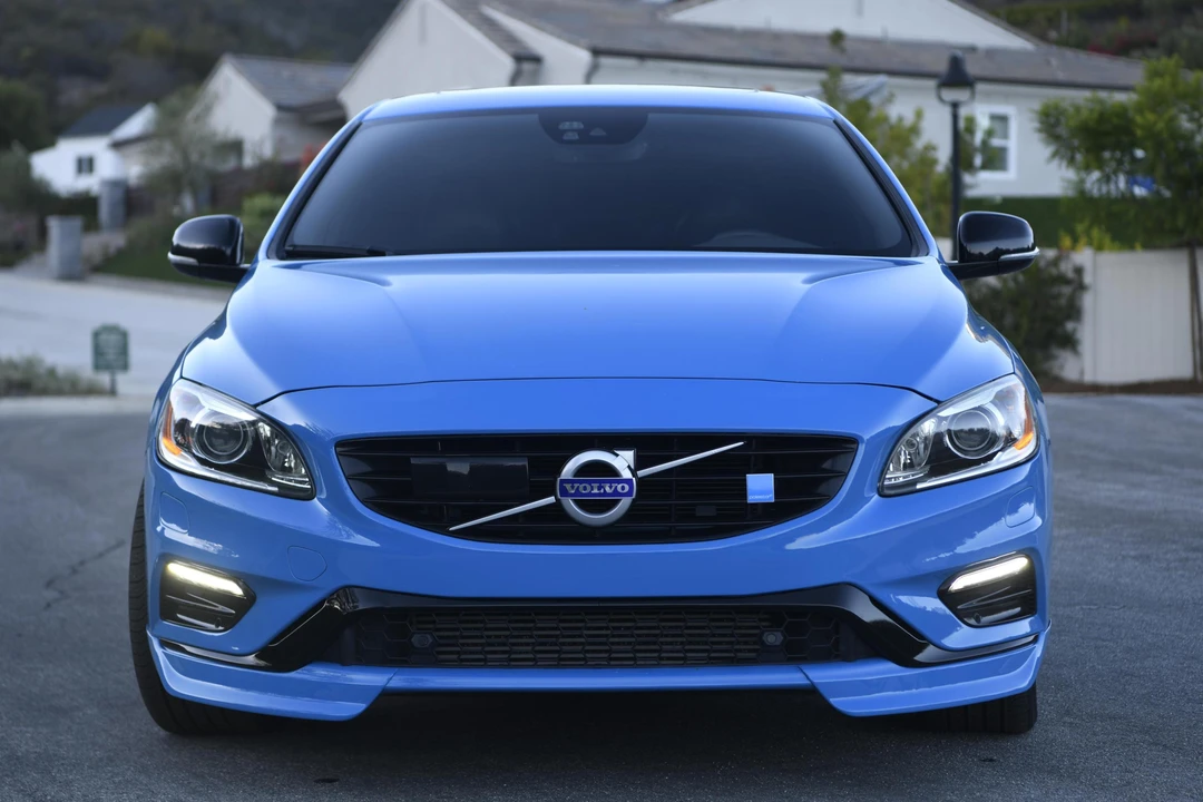 2017 Volvo S60 2nd Gen - Image 2 of 31