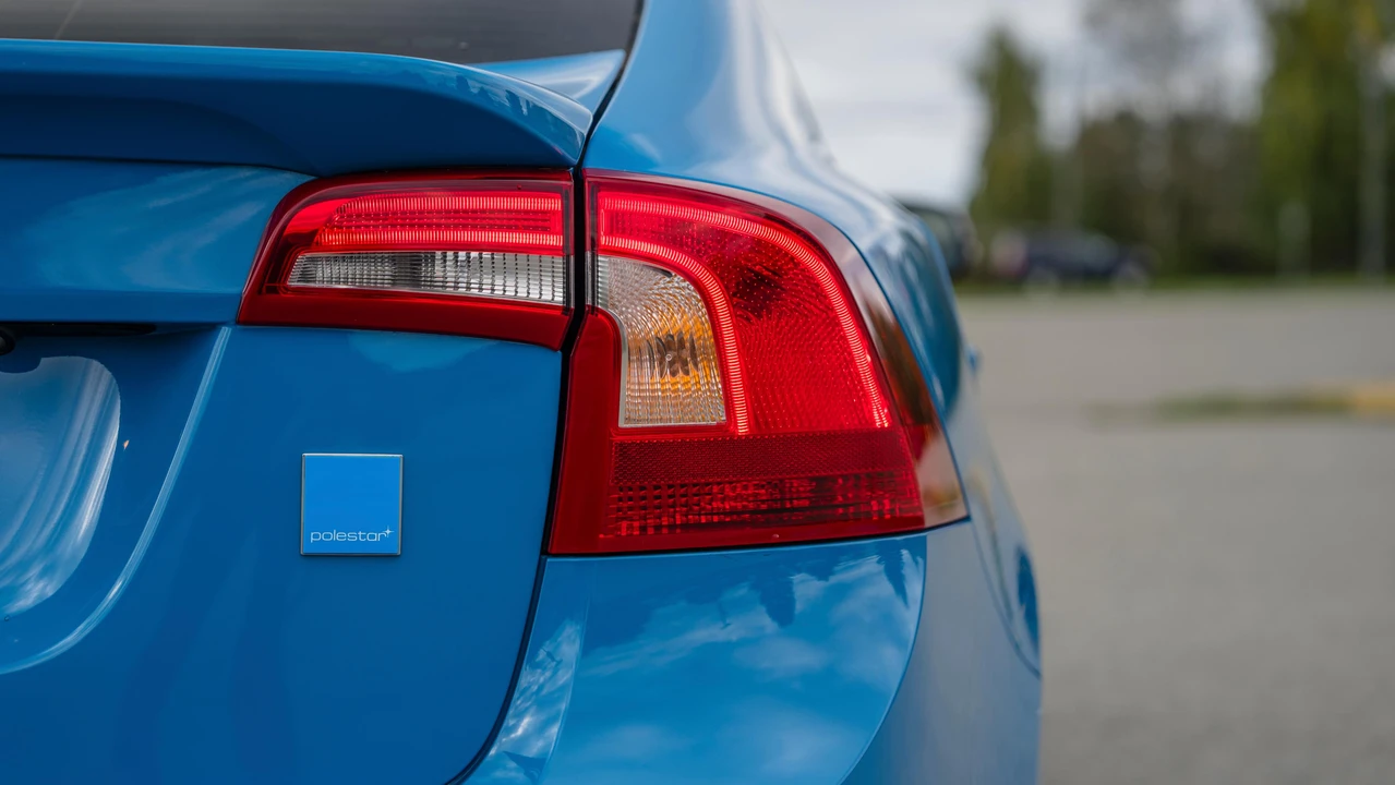 2017 Volvo S60 2nd Gen - Image 25 of 31