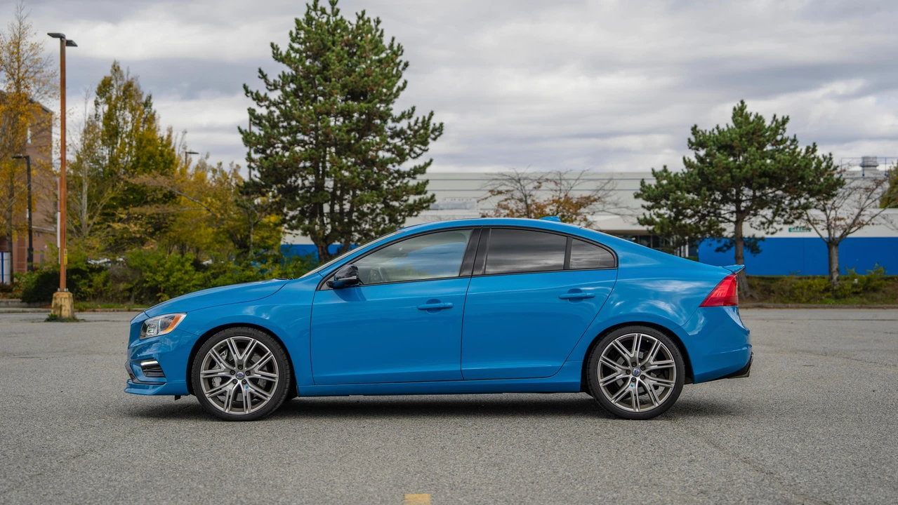 2017 Volvo S60 2nd Gen - Image 10 of 31