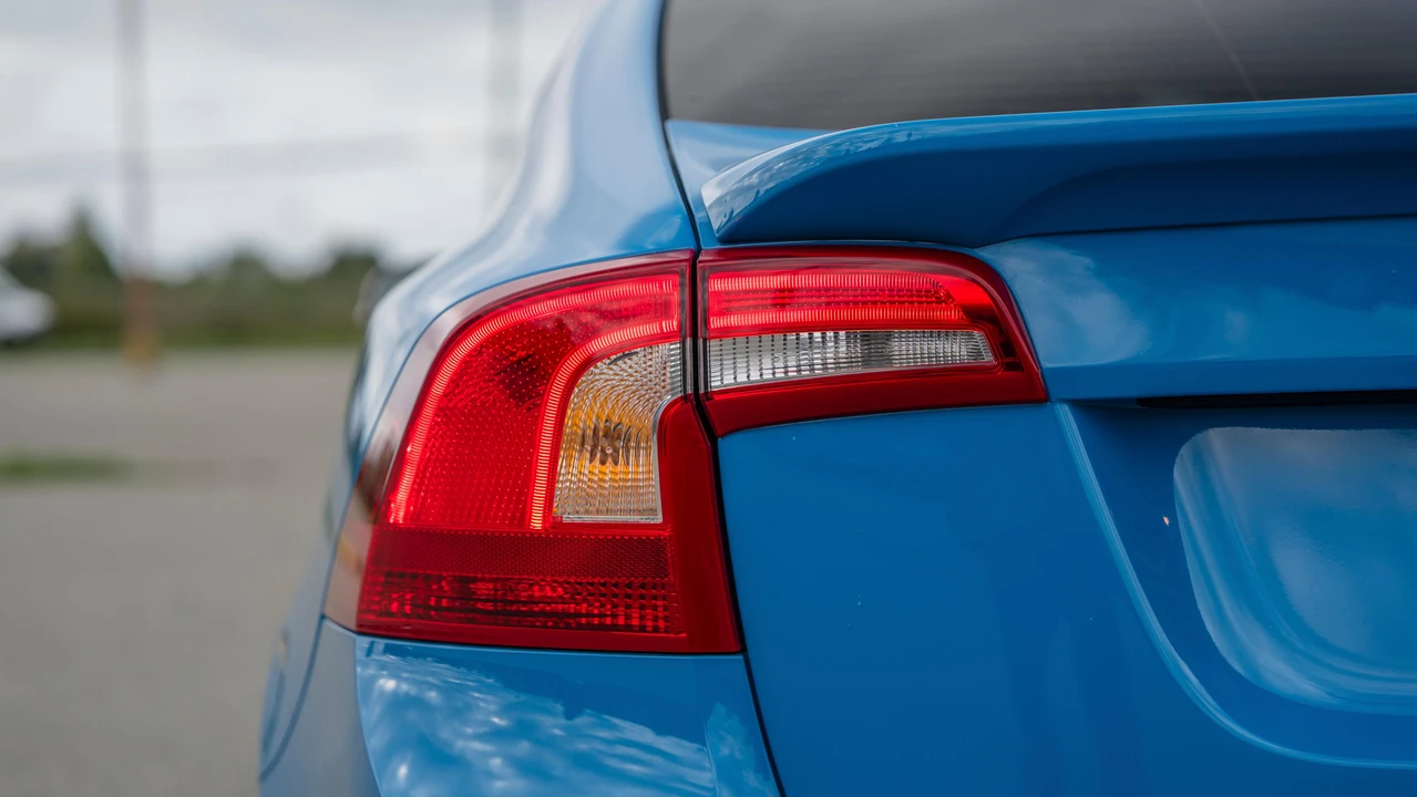 2017 Volvo S60 2nd Gen - Image 24 of 31