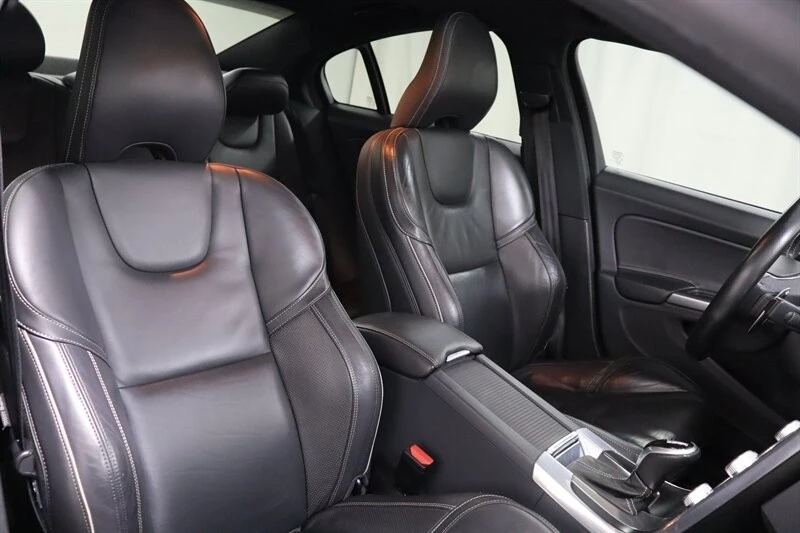 2017 Volvo S60 2nd Gen - Image 20 of 27