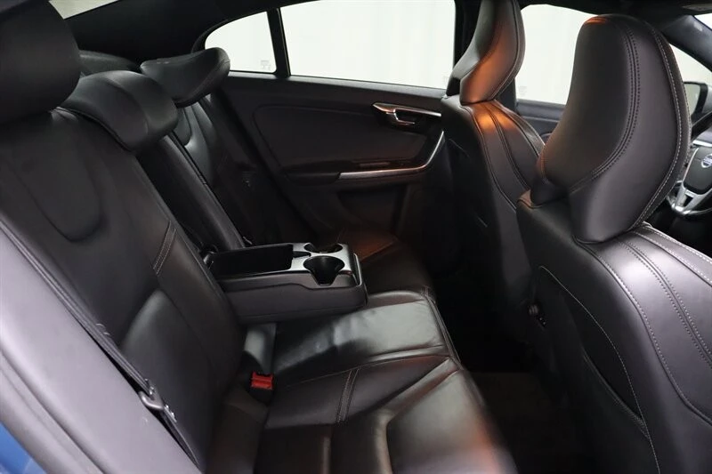 2017 Volvo S60 2nd Gen - Image 24 of 27