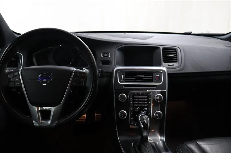 2017 Volvo S60 2nd Gen - Image 7 of 27