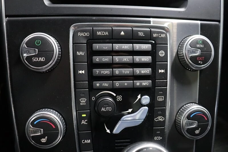 2017 Volvo S60 2nd Gen - Image 12 of 27