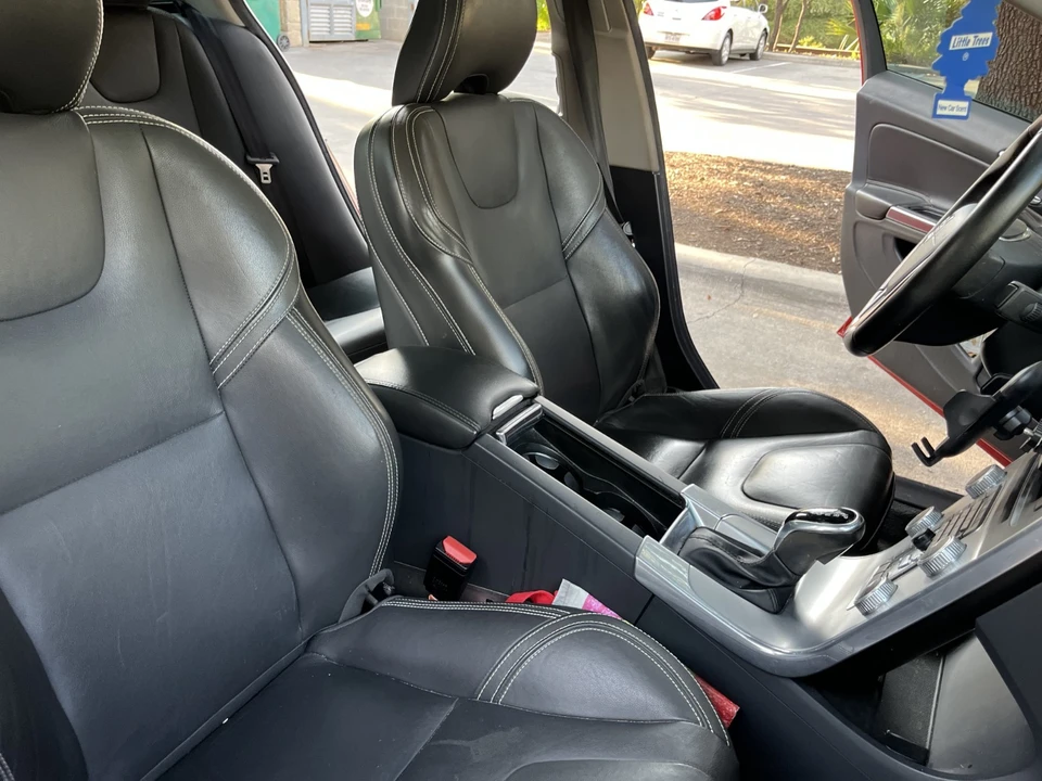 2017 Volvo S60 2nd Gen - Image 15 of 16