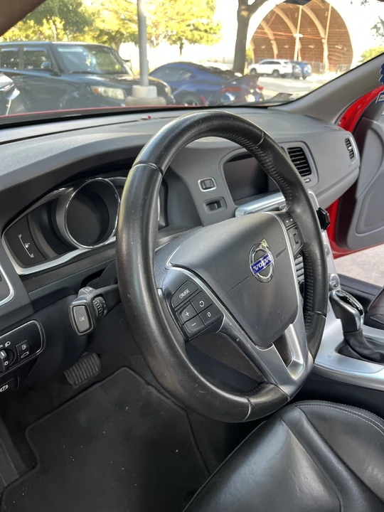 2017 Volvo S60 2nd Gen - Image 8 of 16