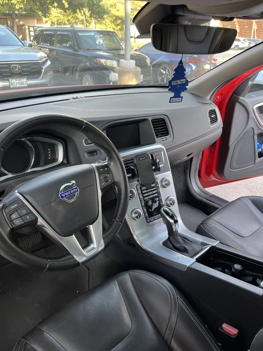 2017 Volvo S60 2nd Gen - Image 9 of 16