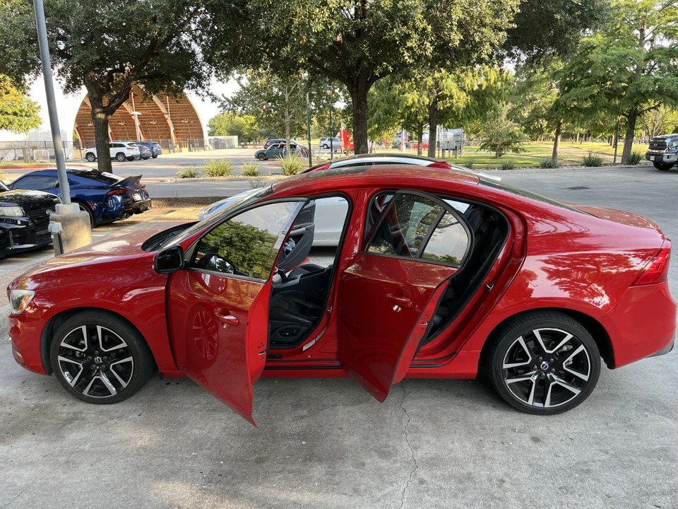 2017 Volvo S60 2nd Gen - Image 5 of 16
