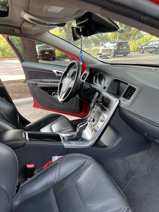 2017 Volvo S60 2nd Gen - Image 14 of 16
