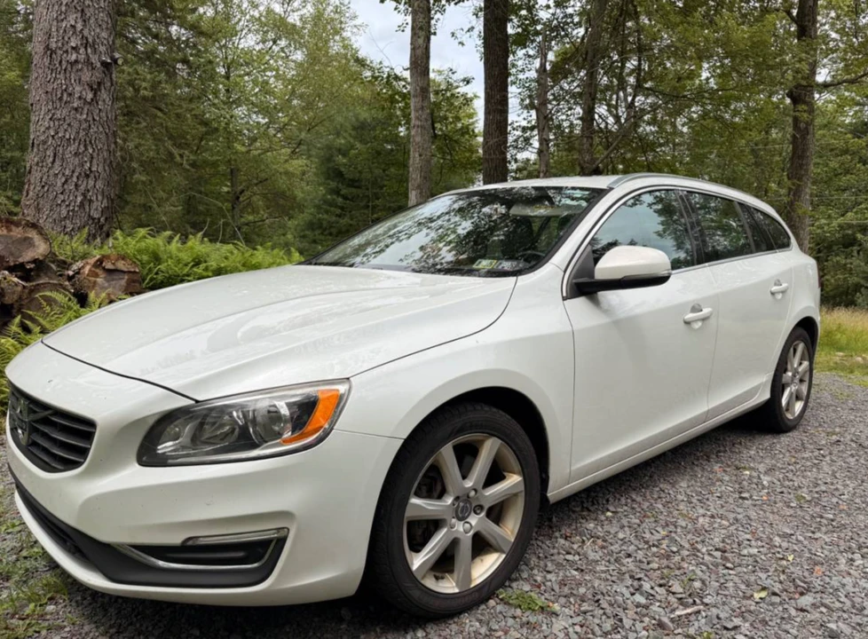 2017 Volvo S60 2nd Gen - Image 2 of 12