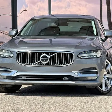 2017 Volvo S90