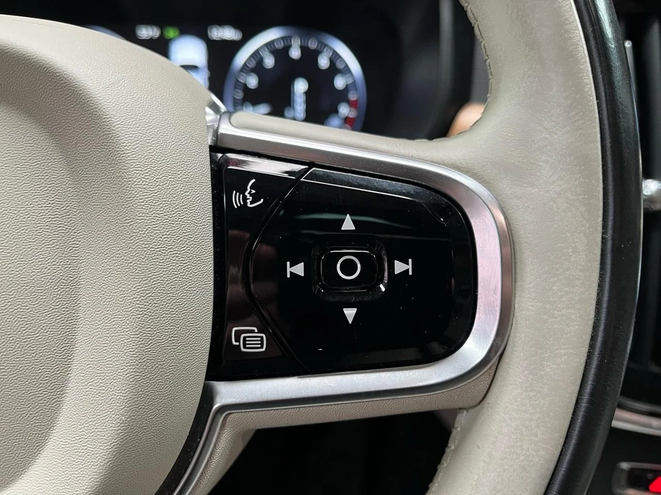 2017 Volvo S90 - Image 14 of 21