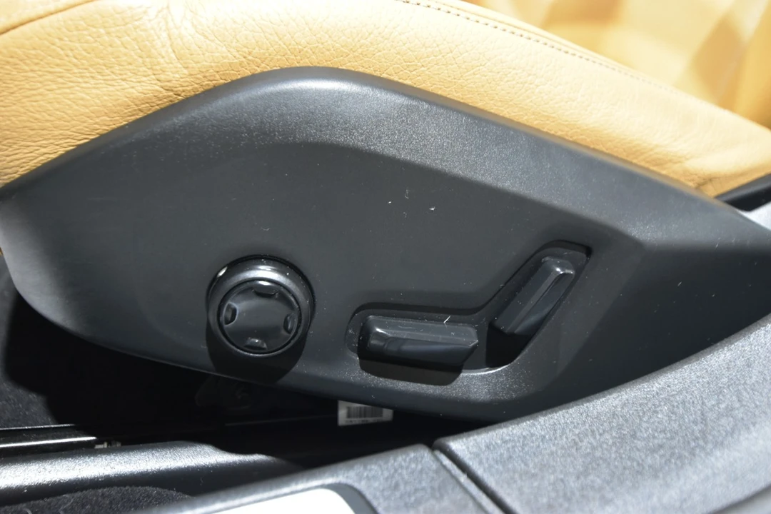 2017 Volvo S90 - Image 15 of 21