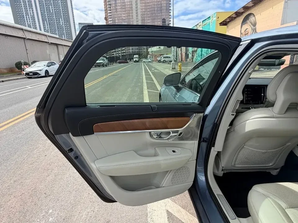 2017 Volvo S90 - Image 11 of 20