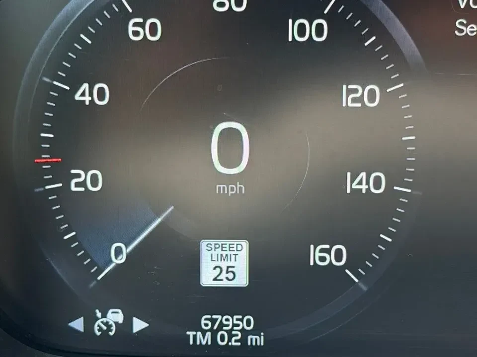 2017 Volvo S90 - Image 10 of 20
