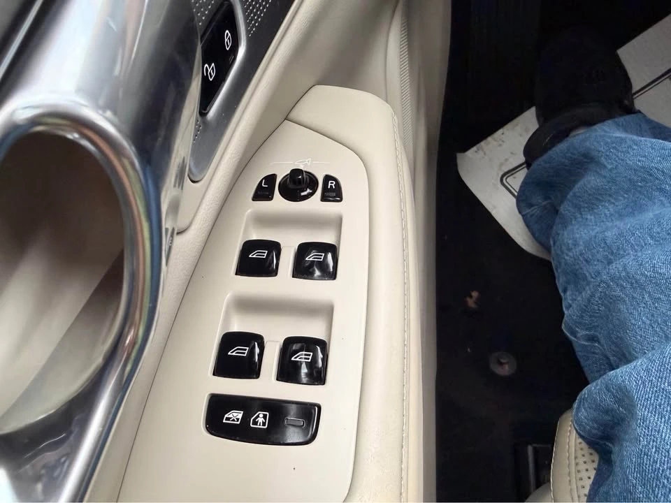2017 Volvo S90 - Image 13 of 21
