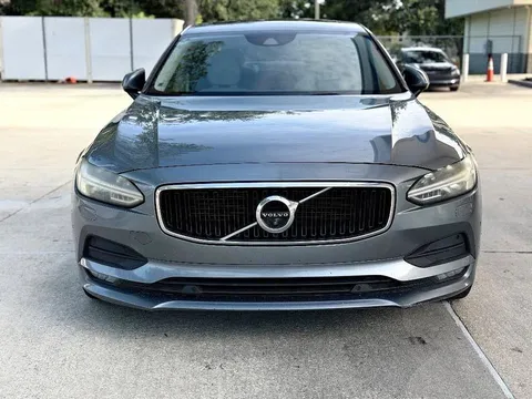 2017 Volvo S90 T6 Momentum Sedan 4D