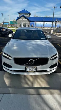 2017 Volvo S90 T6 Momentum Sedan 4D