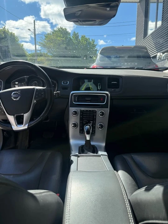 2017 Volvo V60 1st Gen - Image 7 of 8
