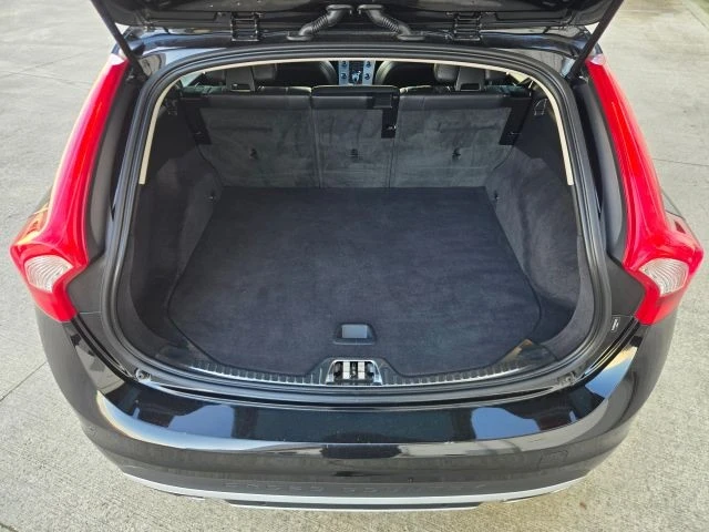 2017 Volvo V60 1st Gen - Image 16 of 21