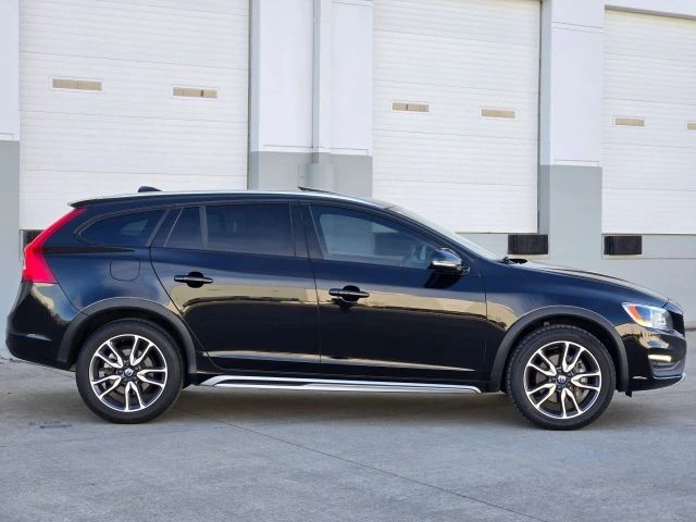 2017 Volvo V60 1st Gen - Image 9 of 21