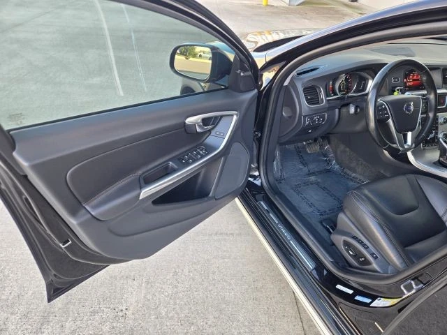 2017 Volvo V60 1st Gen - Image 10 of 21