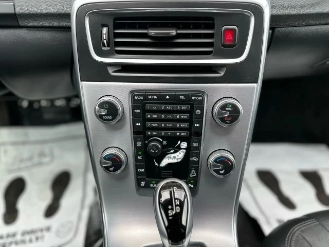 2017 Volvo V60 1st Gen - Image 19 of 21