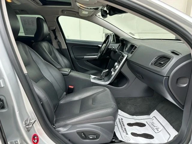 2017 Volvo V60 1st Gen - Image 14 of 21