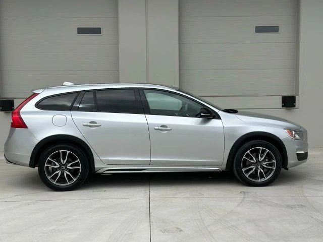 2017 Volvo V60 1st Gen - Image 6 of 21