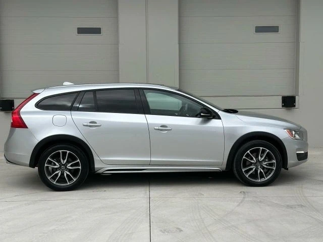 2017 Volvo V60 1st Gen - Image 6 of 21