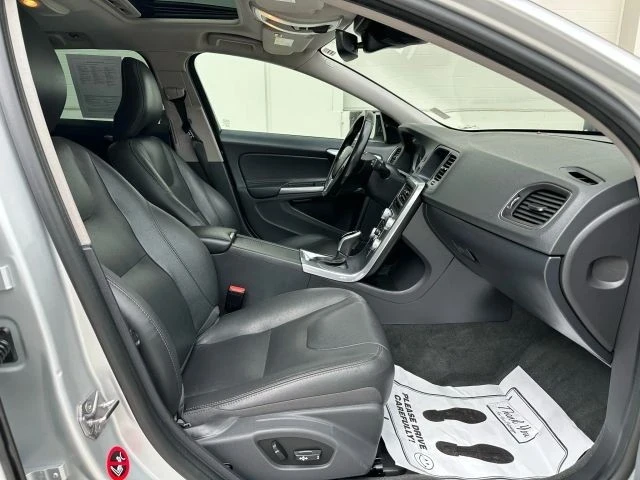 2017 Volvo V60 1st Gen - Image 14 of 21