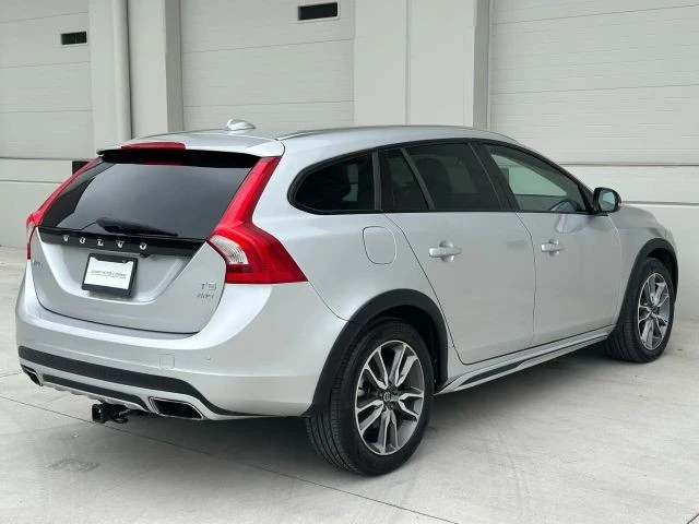 2017 Volvo V60 1st Gen - Image 5 of 21