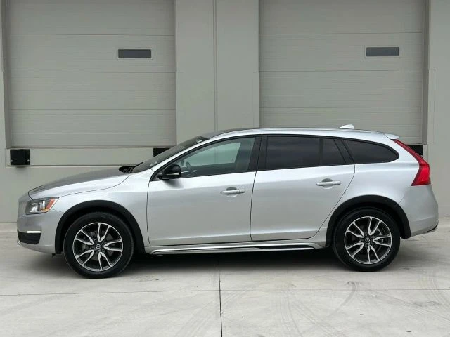 2017 Volvo V60 1st Gen - Image 2 of 21