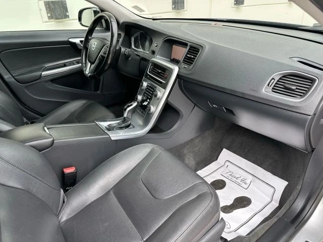2017 Volvo V60 1st Gen - Image 15 of 21
