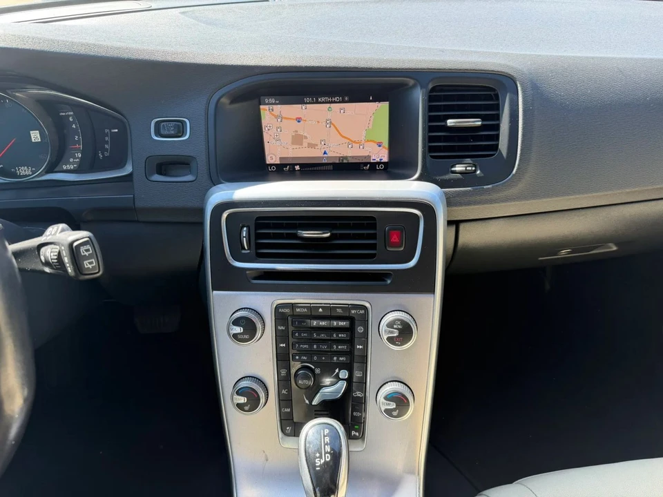 2017 Volvo V60 1st Gen - Image 16 of 21