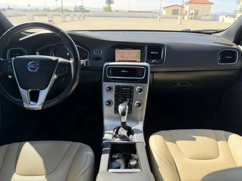 2017 Volvo V60 1st Gen - Image 13 of 21