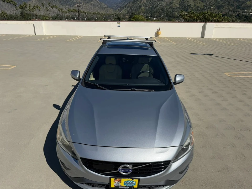2017 Volvo V60 1st Gen - Image 10 of 21