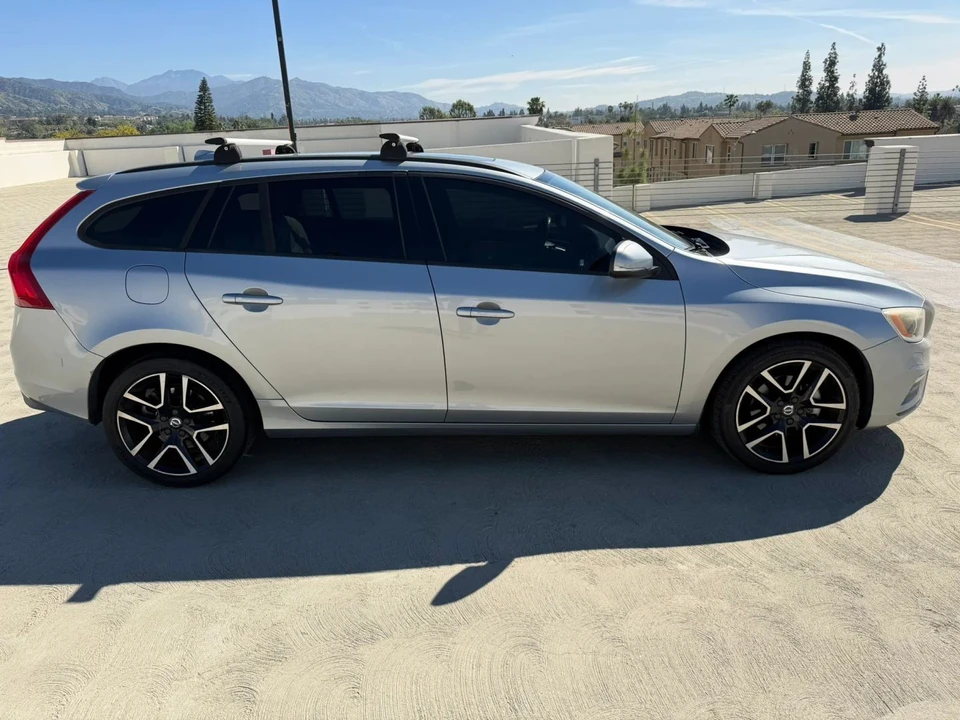 2017 Volvo V60 1st Gen - Image 6 of 21