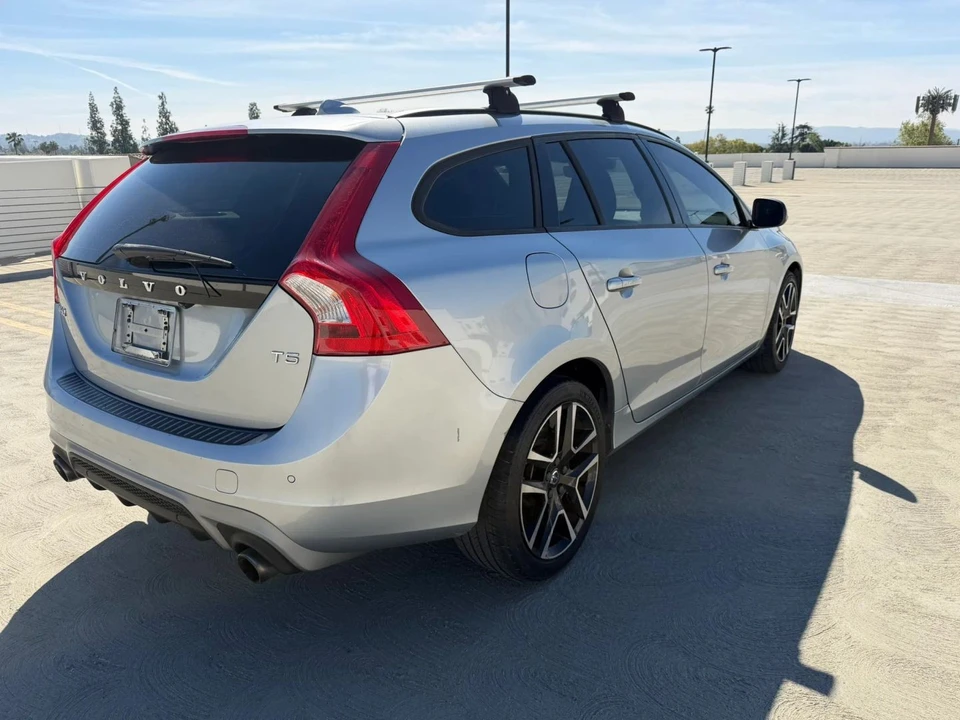 2017 Volvo V60 1st Gen - Image 5 of 21