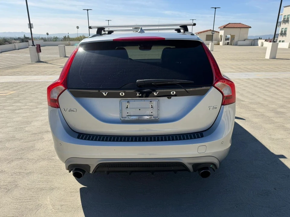 2017 Volvo V60 1st Gen - Image 4 of 21