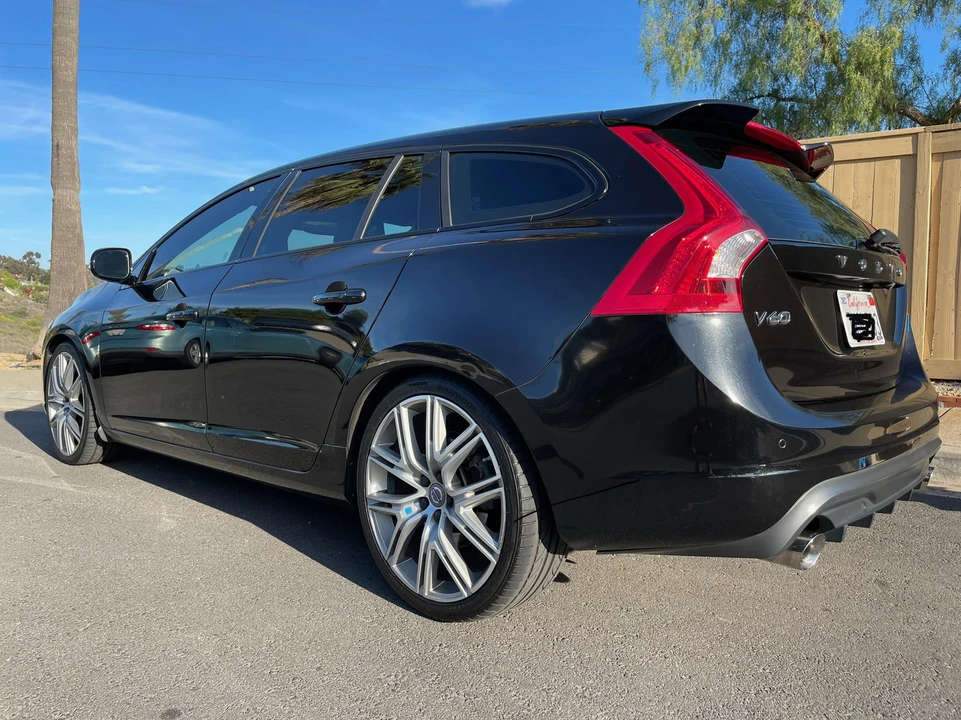 2017 Volvo V60 1st Gen - Image 17 of 31