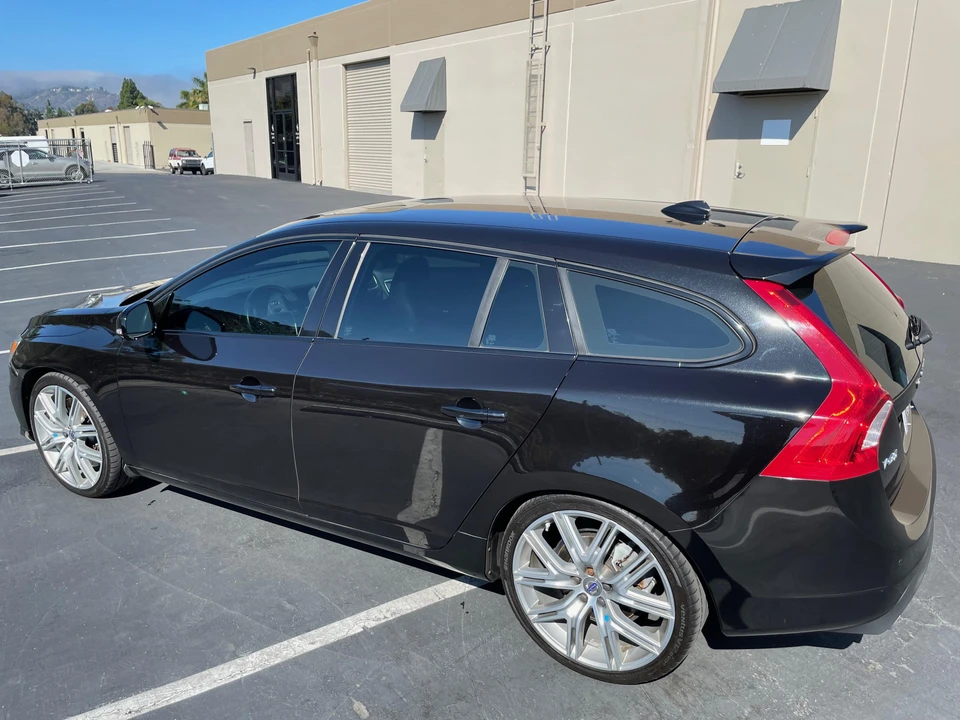 2017 Volvo V60 1st Gen - Image 15 of 31