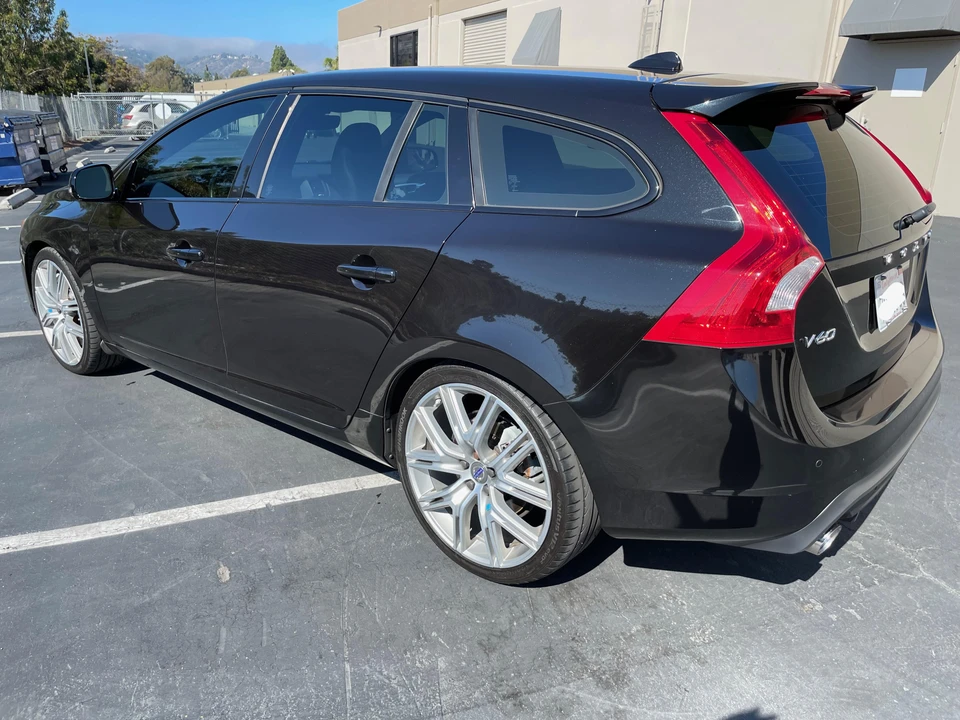2017 Volvo V60 1st Gen - Image 16 of 31