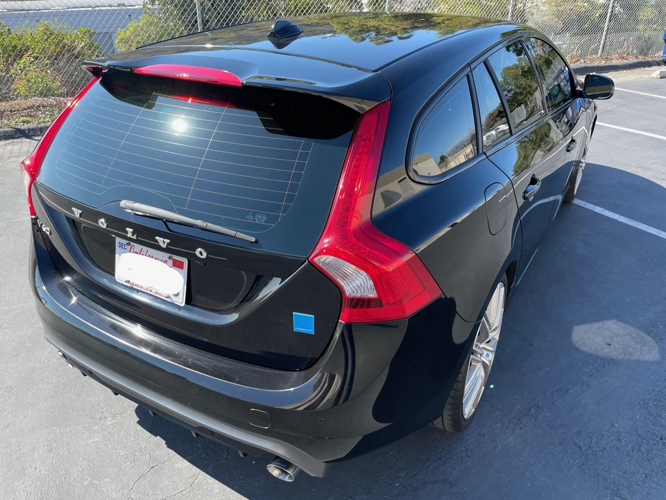 2017 Volvo V60 1st Gen - Image 19 of 31