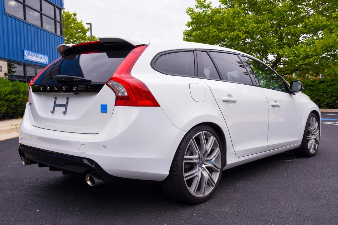 2017 Volvo V60 1st Gen - Image 4 of 31