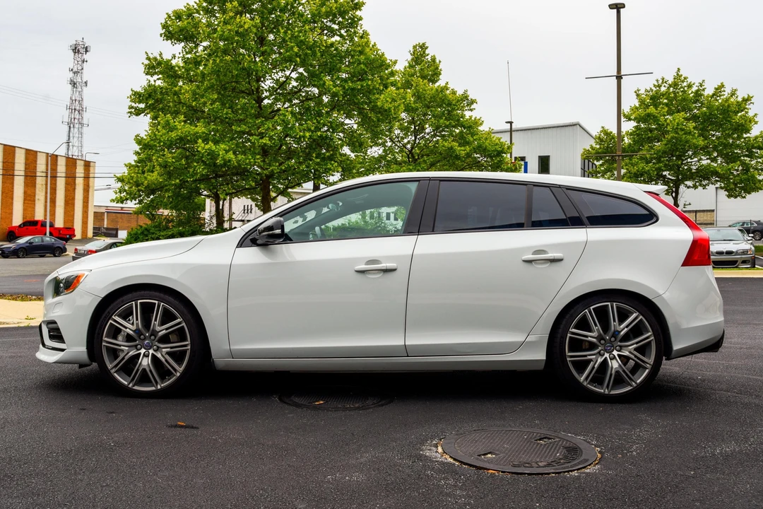 2017 Volvo V60 1st Gen - Image 3 of 31