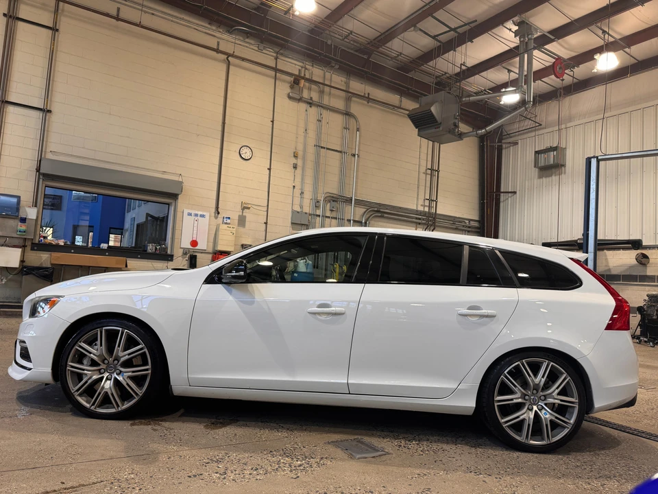 2017 Volvo V60 1st Gen - Image 12 of 31